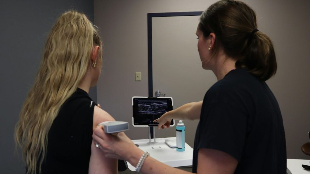 Shoulder ultrasound assessment for shoulder pain at Physio Soton in Southampton